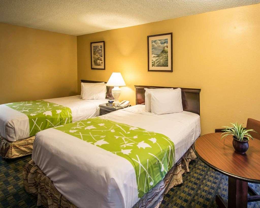 Quality Inn Orlando Room photo