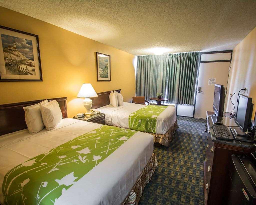 Quality Inn Orlando Room photo